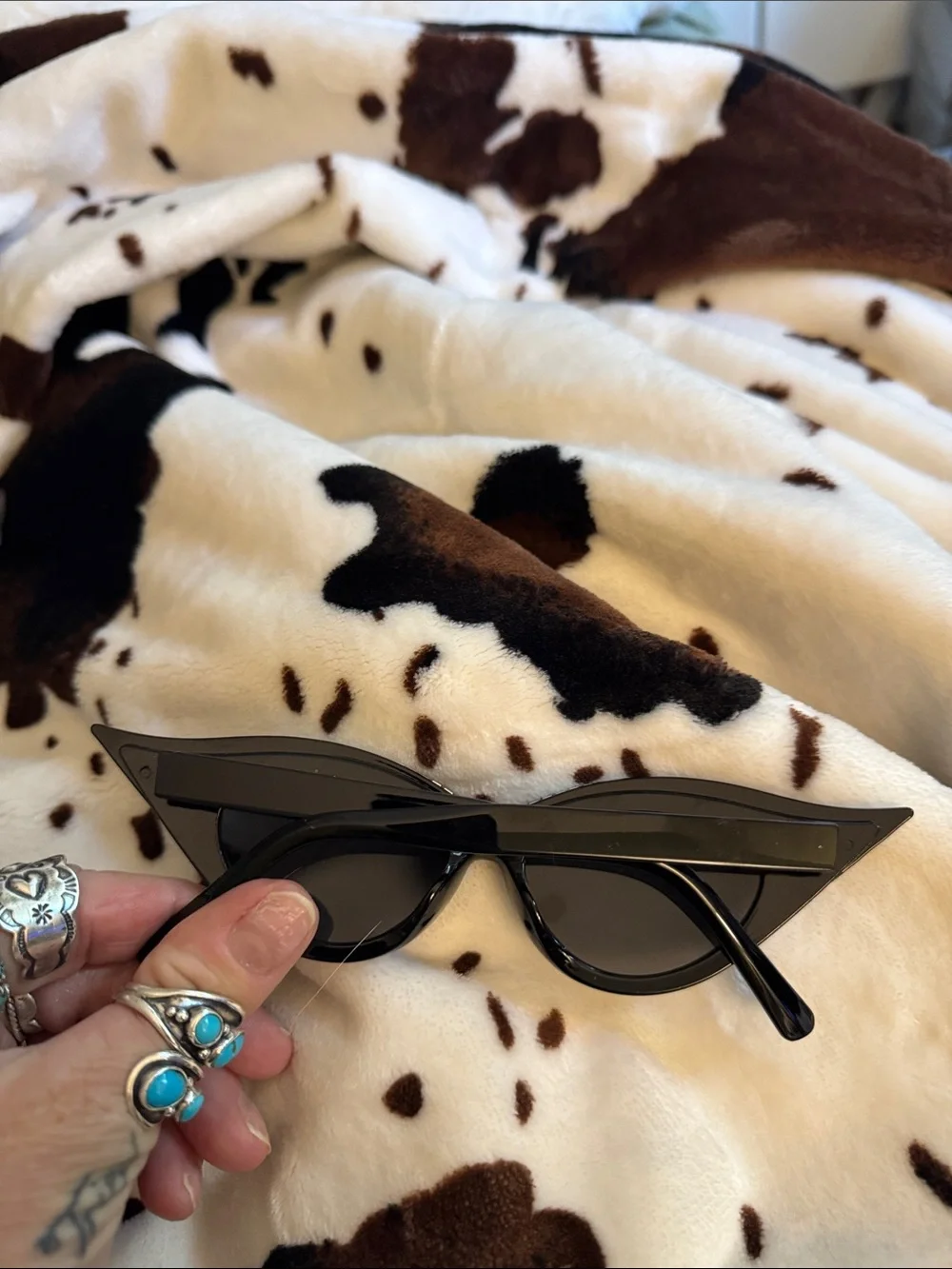 Black Rhinestone Cat-Eye Sunglasses for Women - Sparkling Glam